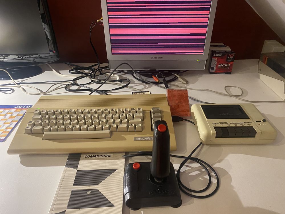 Sprawny zestaw Commodore c64c