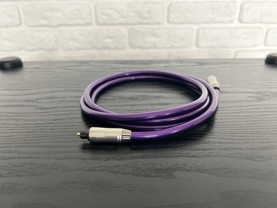 Цифровой оптический кабель QED Reference Optical Quartz (топ, стекло)