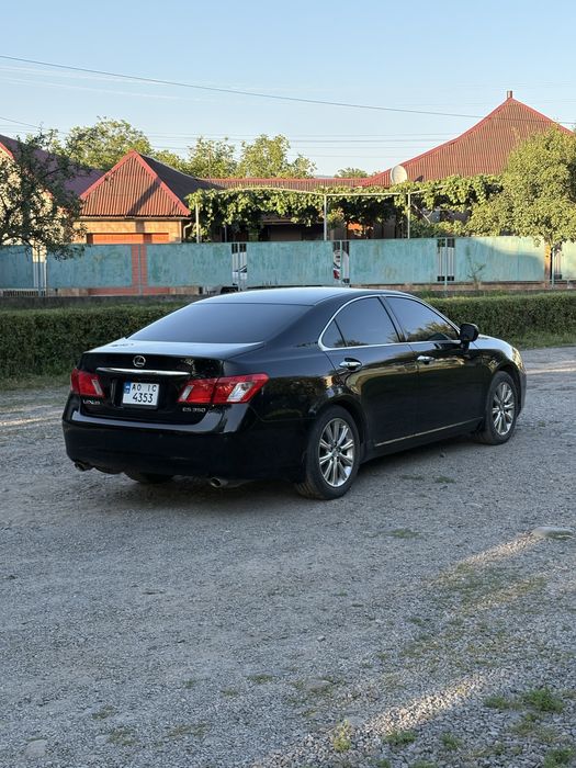 Продам автомобіль Lexus es350
