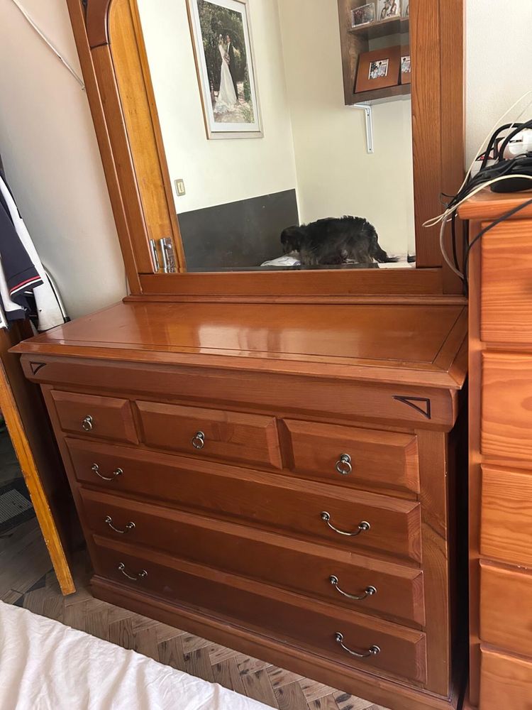 Vendo Comoda e mesa cabeceiras