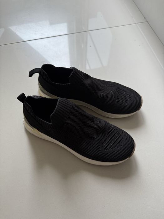 Buty sportowe OYSHO adidasy czarne elastyczne rozmiar 40
