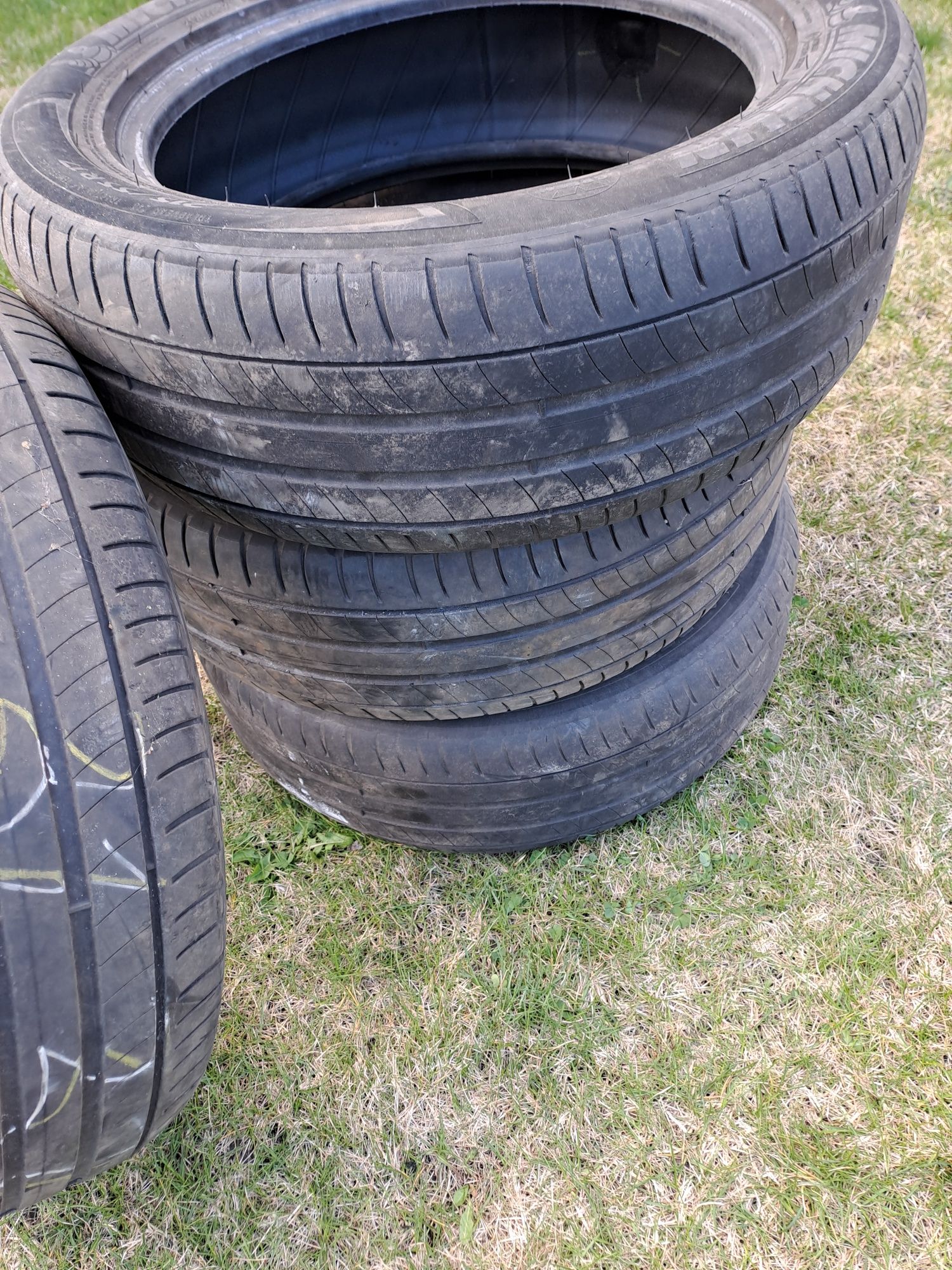 Шини літо R 17 215/55 R17