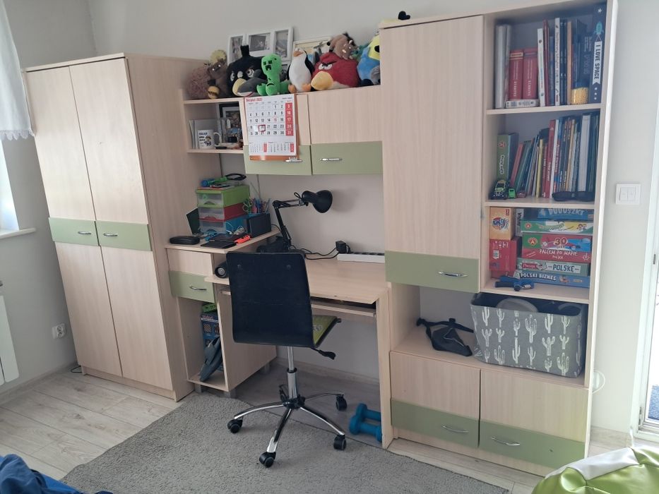 Zestaw mebli młodzieżowych, szafa, biurko, regał