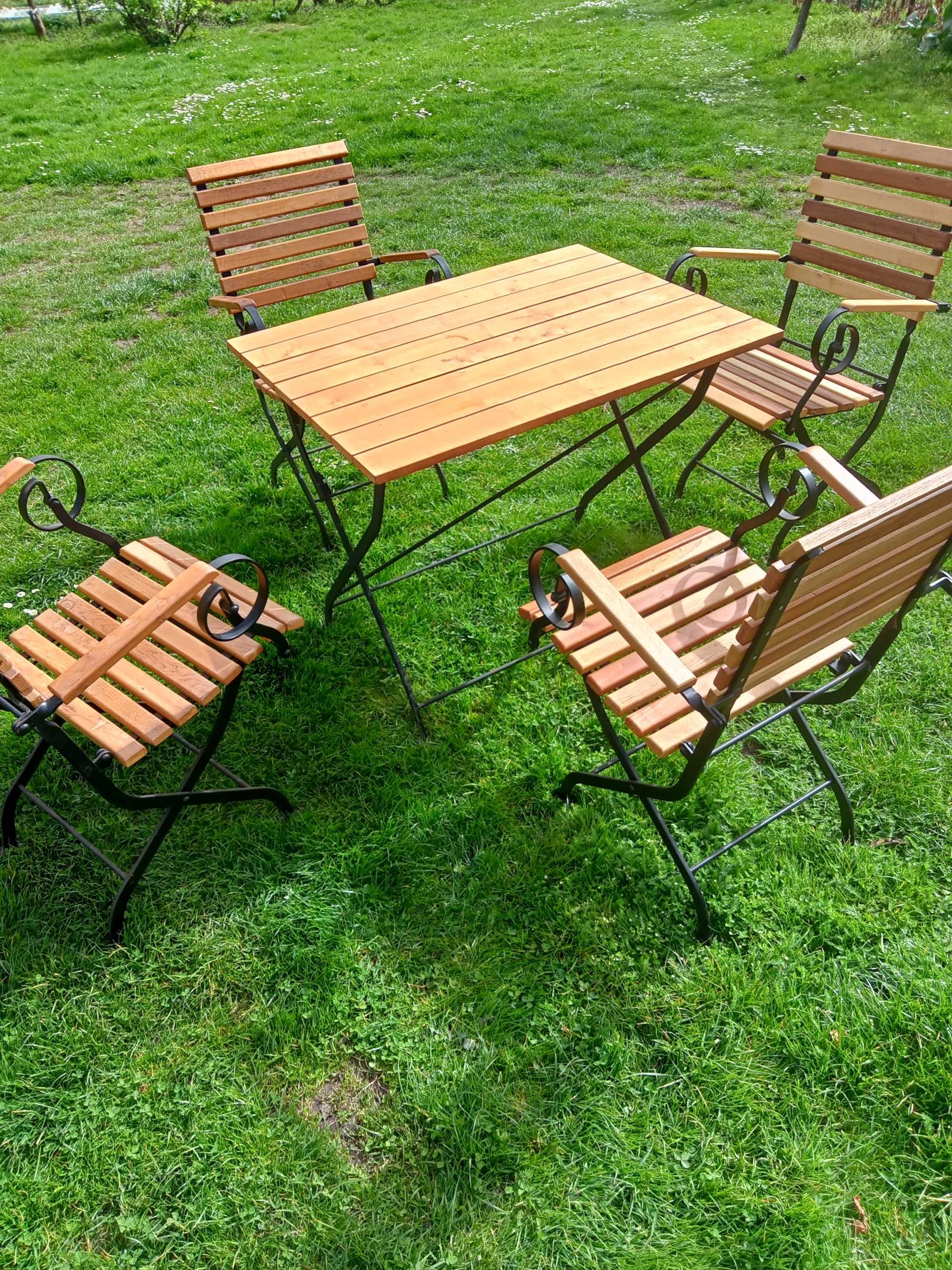 Komplet ogrodowy stół i krzesła
