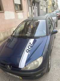 Peugeot 206.  Ano 2001. Gasolina