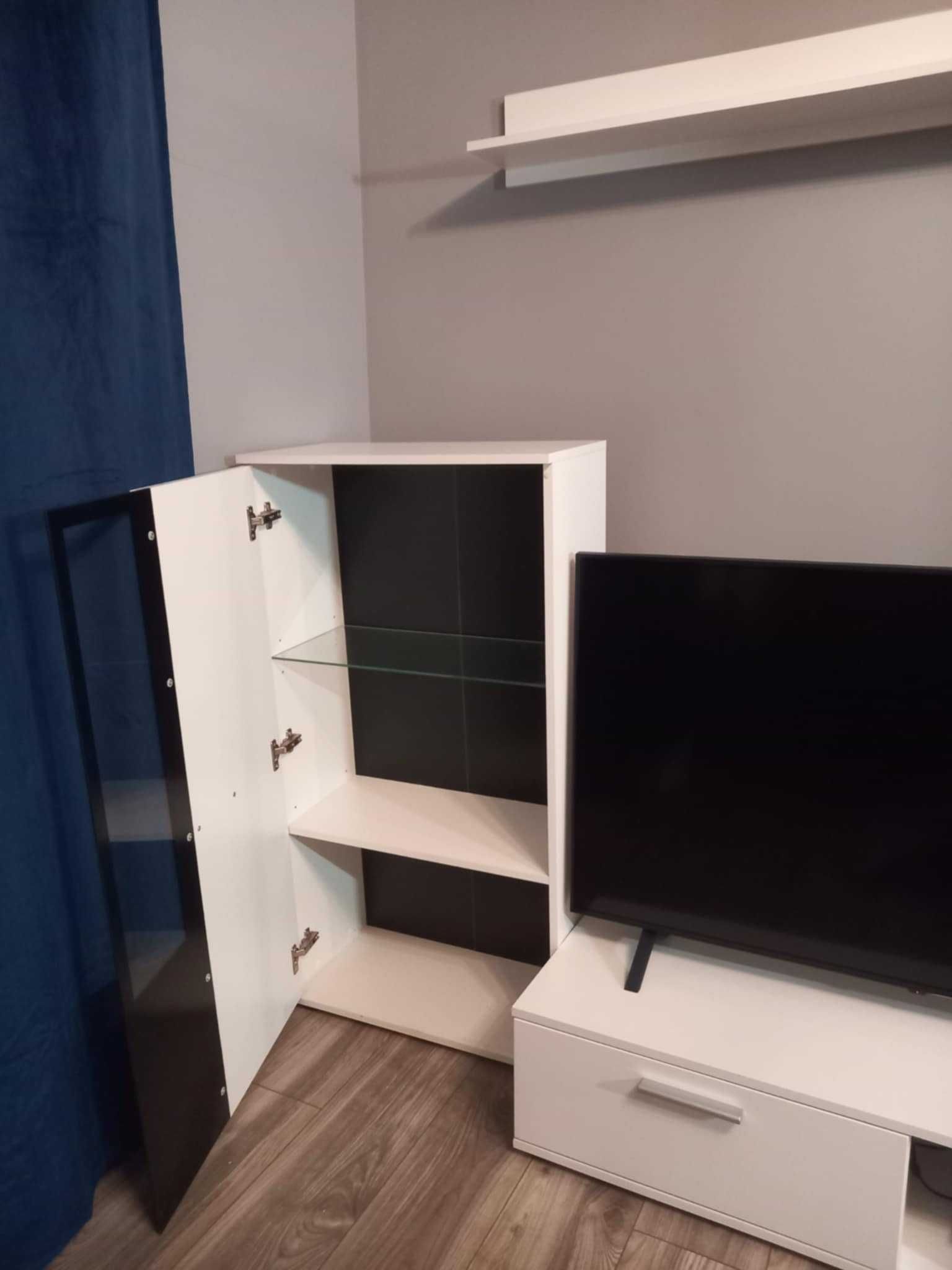 Meble do salonu białe