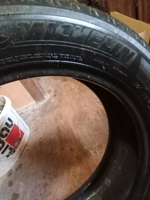 Продам шини  зима Нокіа 205/60/16.  Літо Мішелін 205/55/16