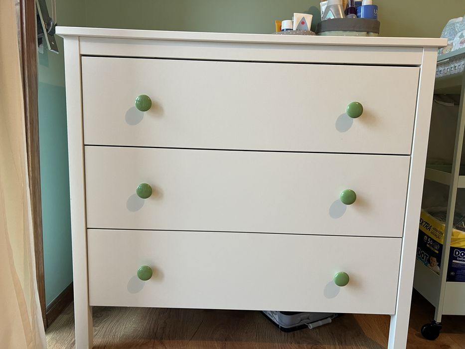 Guarda fatos e comoda