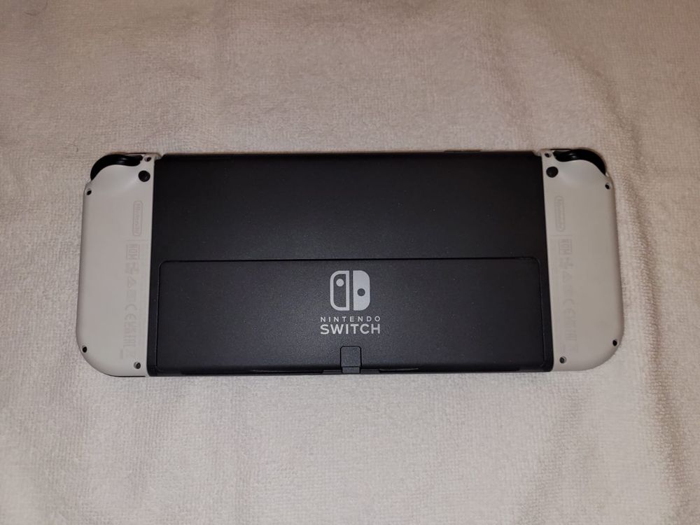 Nitendo Switch Deluxe