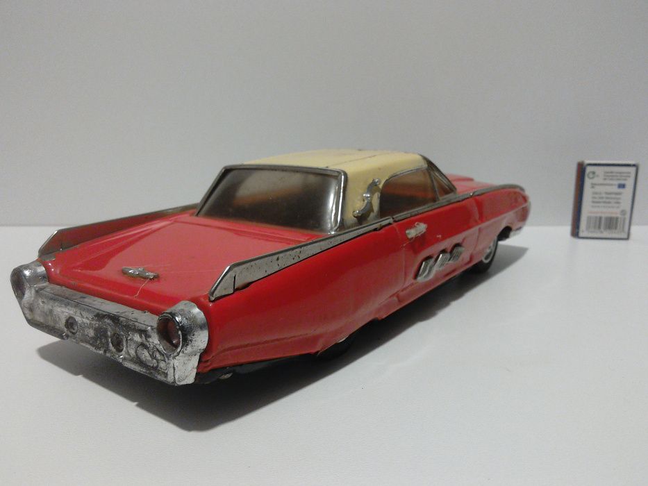 stara zabawka PRL blaszana Ford Thunderbird 1:18 retro USA czz 1/18