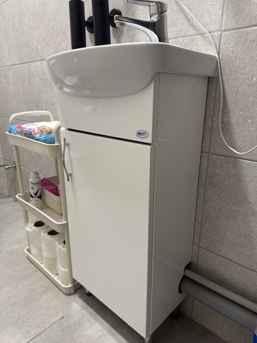 Умивальник з тумбочкою