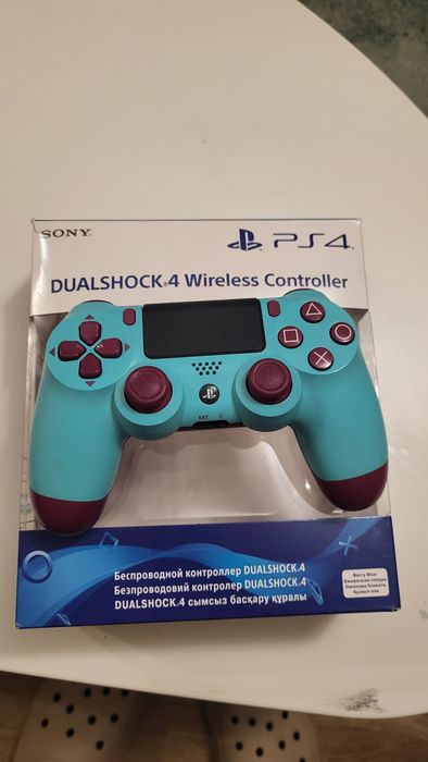Геймпад Sony DualShock 4 V2 Berry Blue