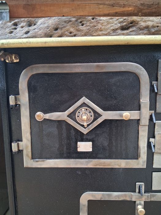 Fogão antigo rústico (restaurado)