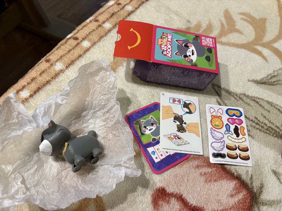 McDonald’s Adopt me happy meal kotek kot zaadoptuj zabawka mac