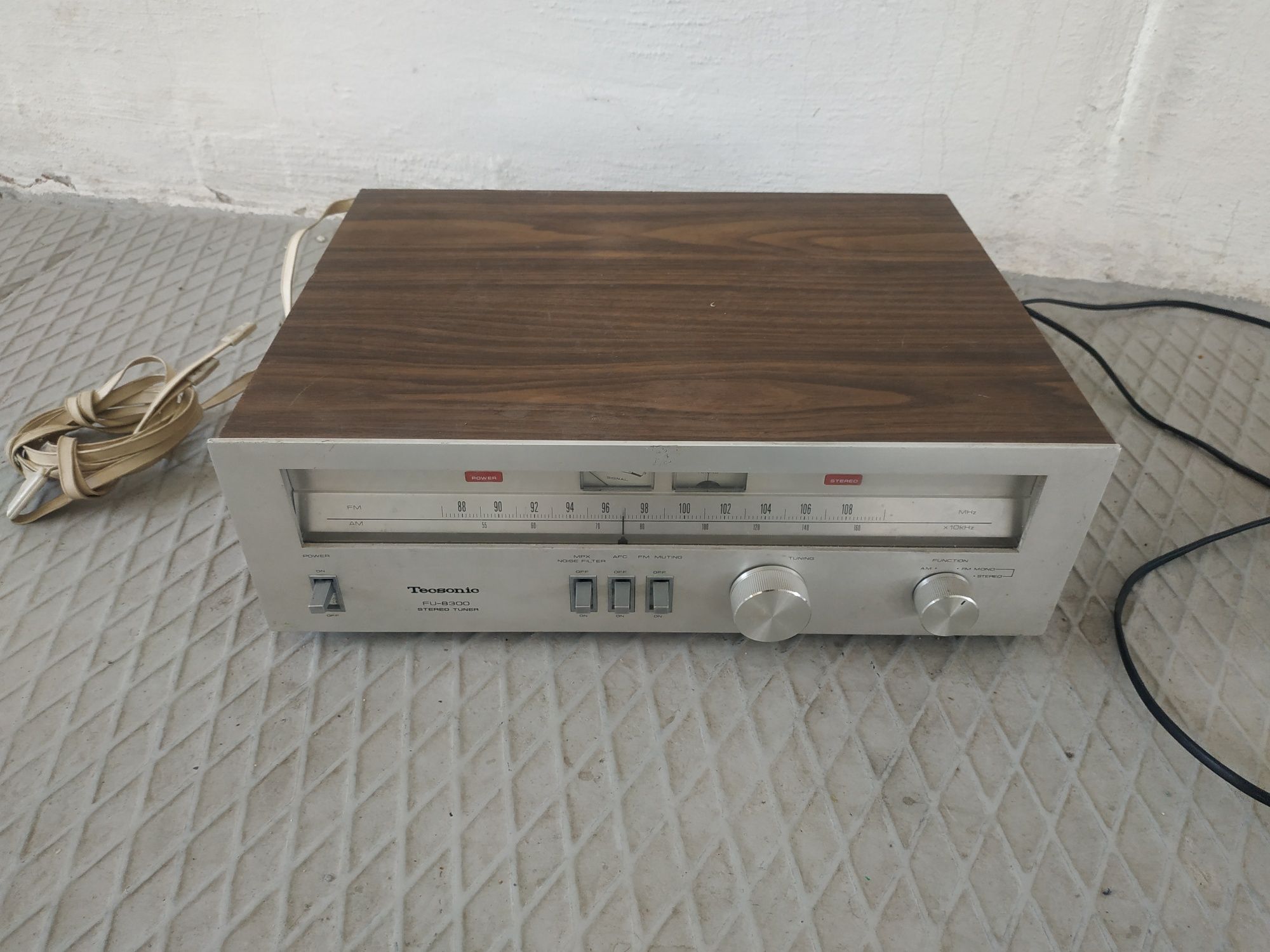 Tecsonic FU-8300 радіо тюнер, вінтаж, раритет