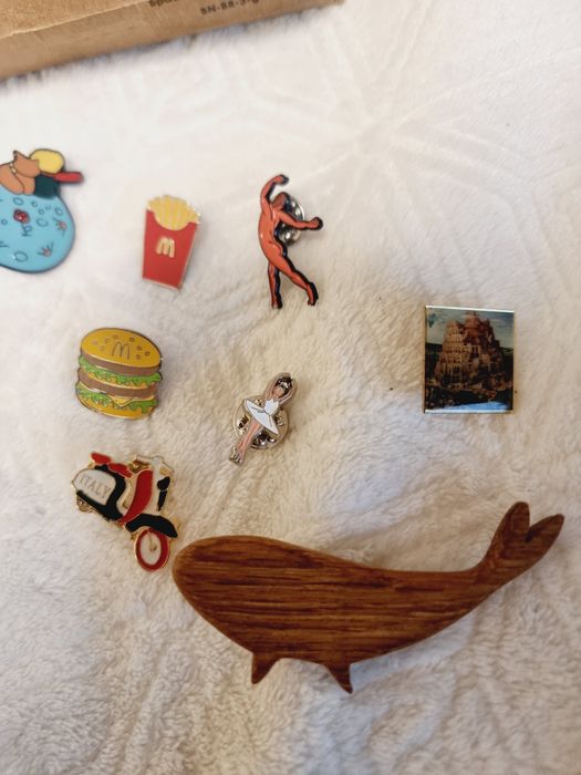 Лот металлические значки брошки