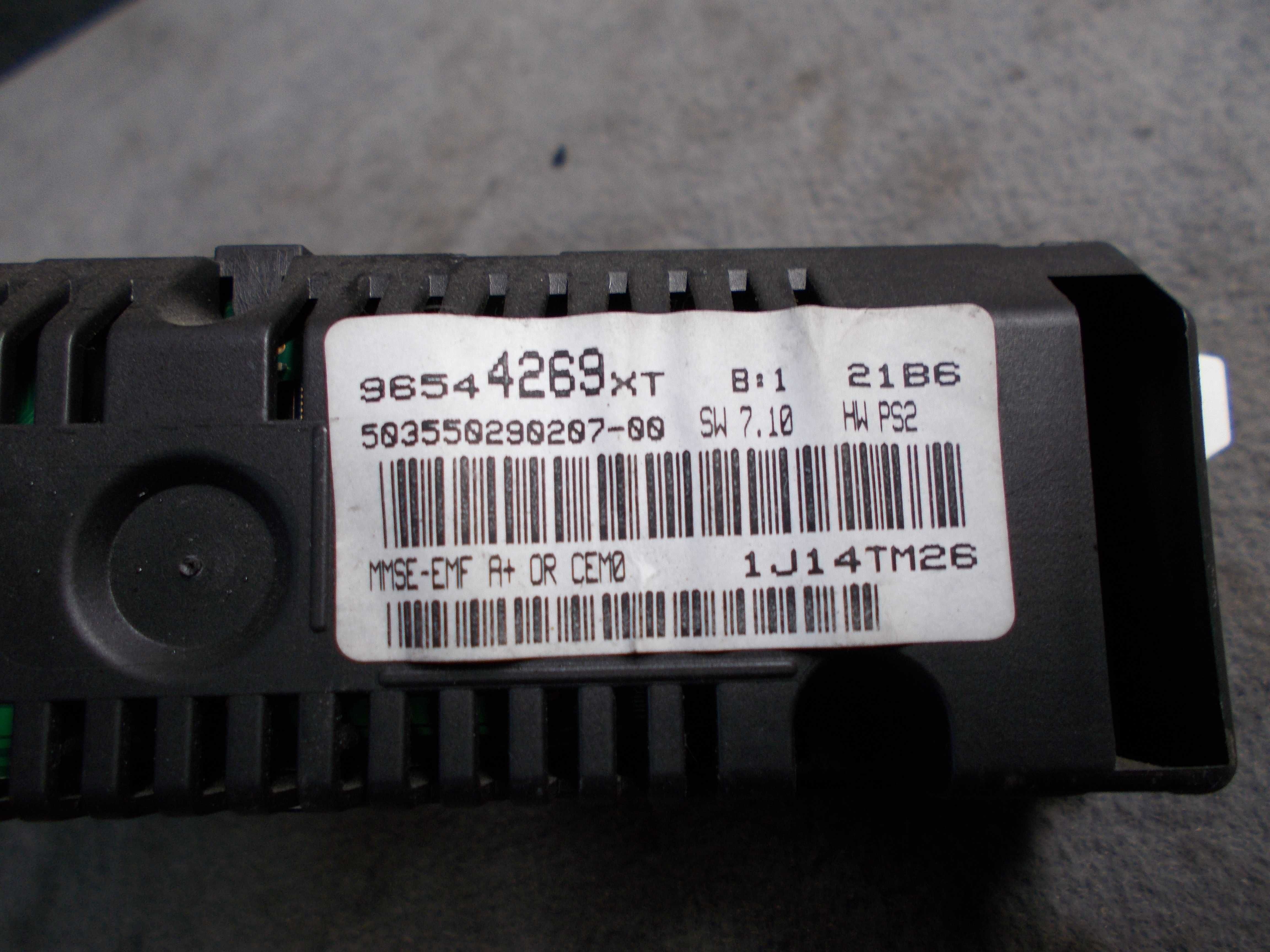 citroen C3 1.4 hdi 06r wyswietlacz radia zegarek