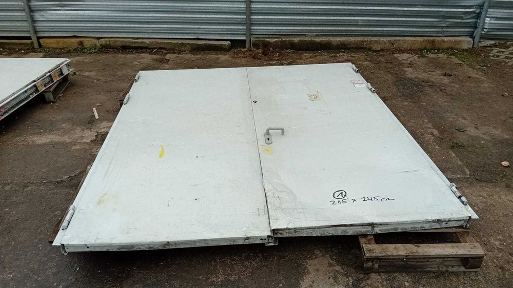 Drzwi brama garażowa warsztatowa ocieplane 215x245cm