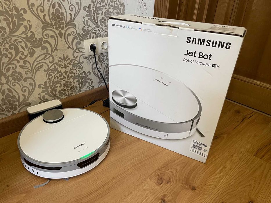продам робот пылесос Samsung Jet Bot