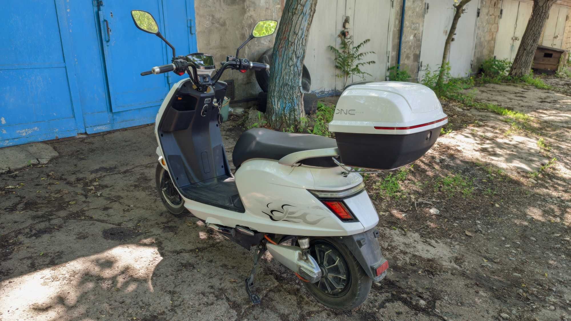 Електроскутер AIMA M3 Li 1200w