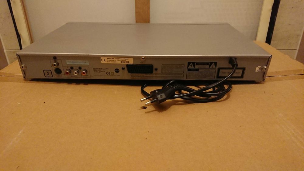 Odtwarzacz DVD Yakumo DVD Master DX4 pilot, DivX