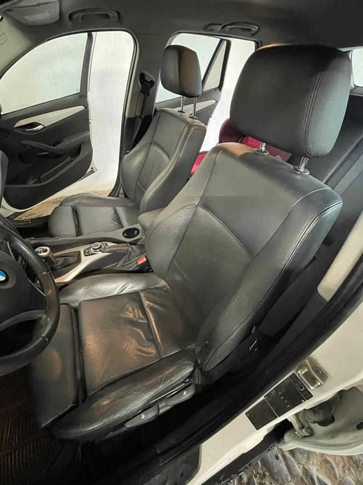 BMW X1 2.0D Sdrive 237.000 de 2009, Bancos em Pele