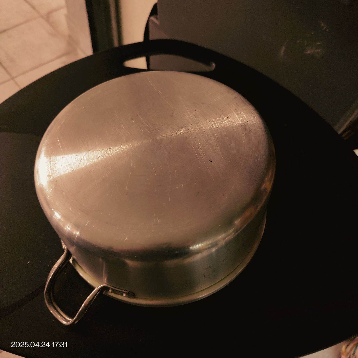 Aspirador de carro e panela de pressão