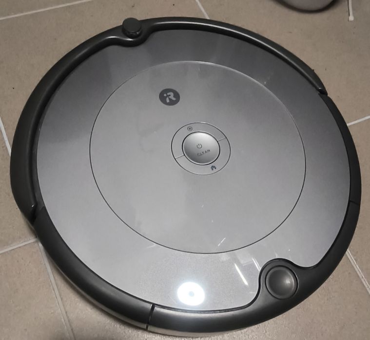 iRobot Roomba 697 + stacja ładowania