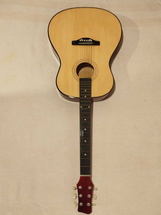 Guitarra acústica Folk