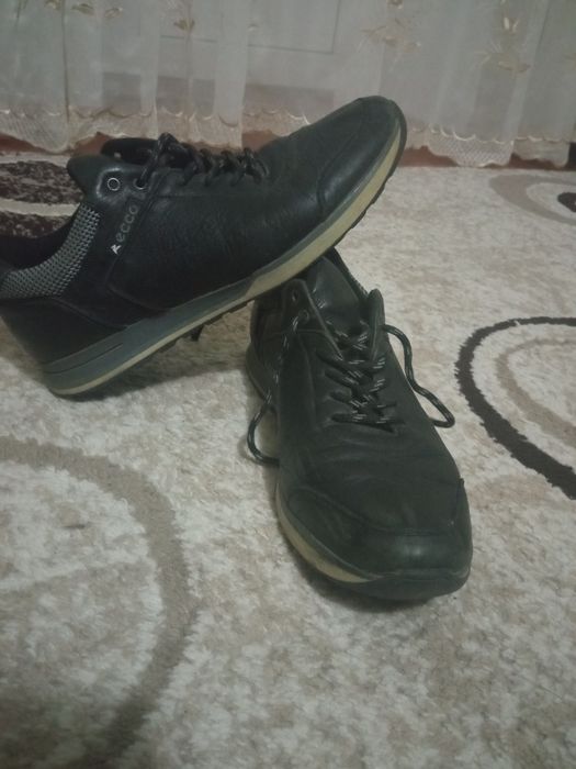 Кросівки чоловічі, шкіряні 41 розмір на осінь