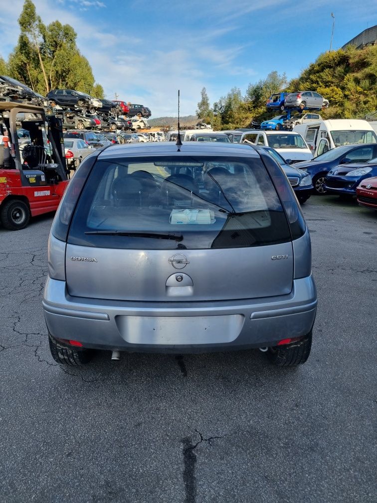 Opel Corsa C 1.3 CDTi de 2006 para peças