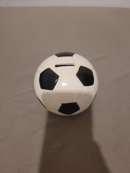 Sprzedam skarbonkę piłka nożna