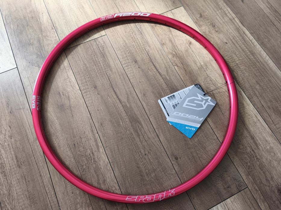 Spank Oozy Evo AL 26 29er Red 32h