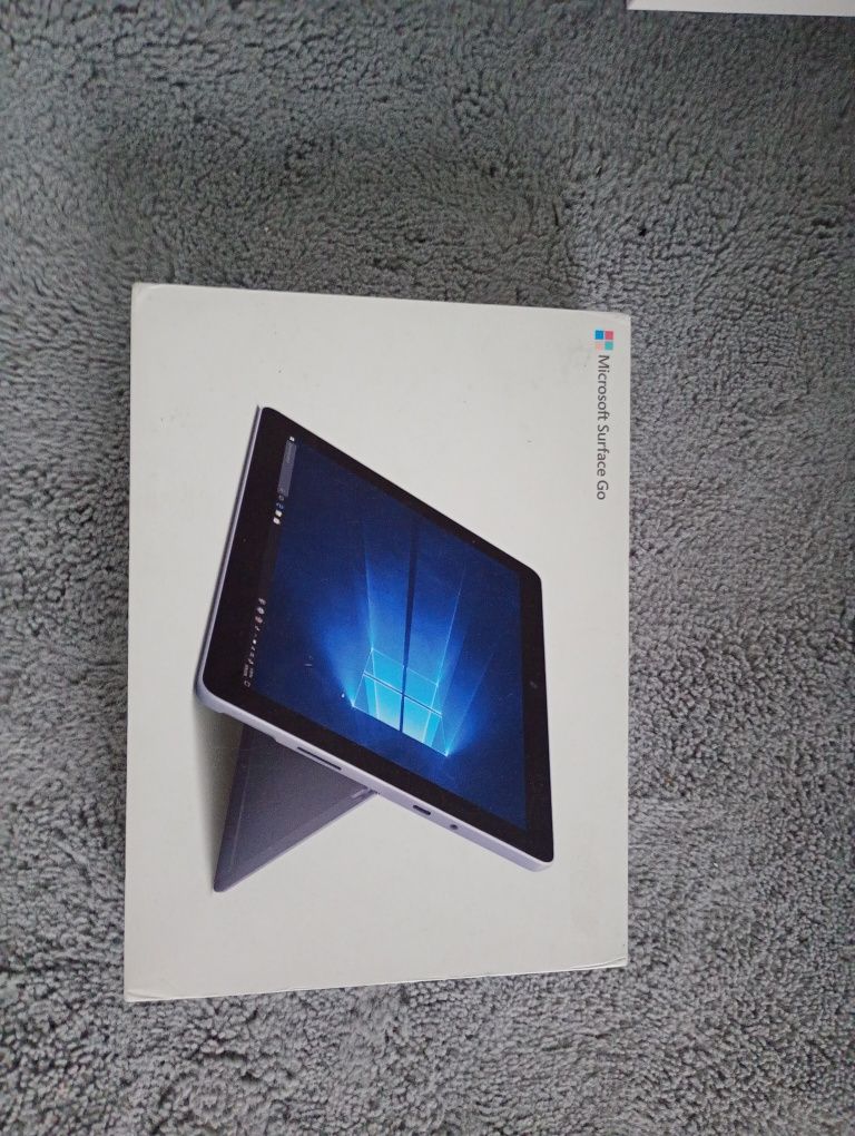 Microsoft surface go 4/64 windows 10