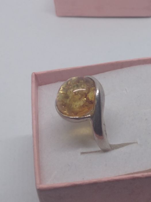Srebrny pierścionek z bursztynem srebro 925 rozmiar 16