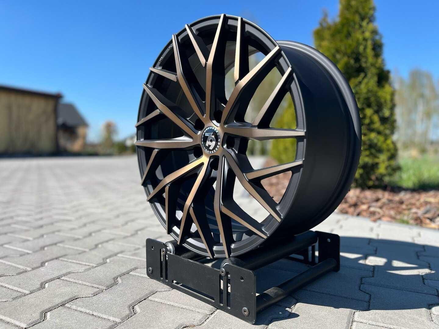 Felgi Seventy9 SV-C 18" 8J ET33 5x120 Black Glossy Gold Front