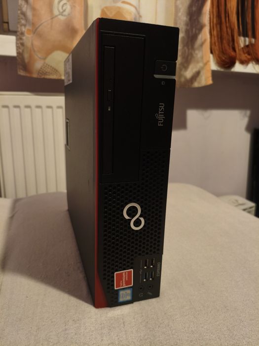 Komputer Fujitsu Esprimo i7 6700