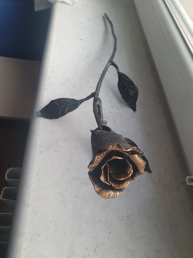 Роза ручная работа из бронзы