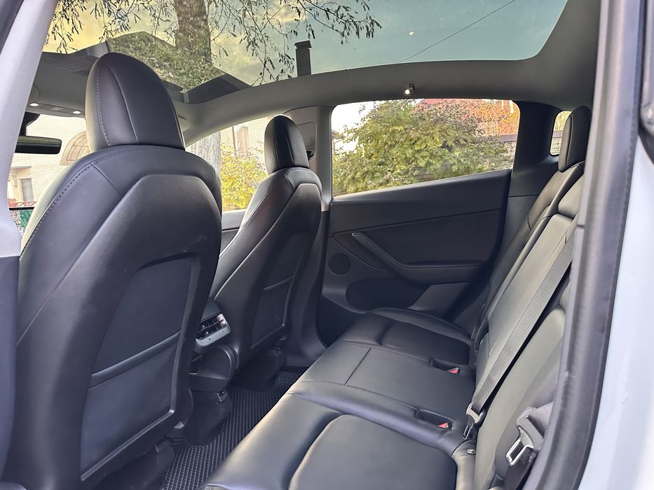 Tesla Model Y LONG RENG DUAL MOTOR Можливий обмін!