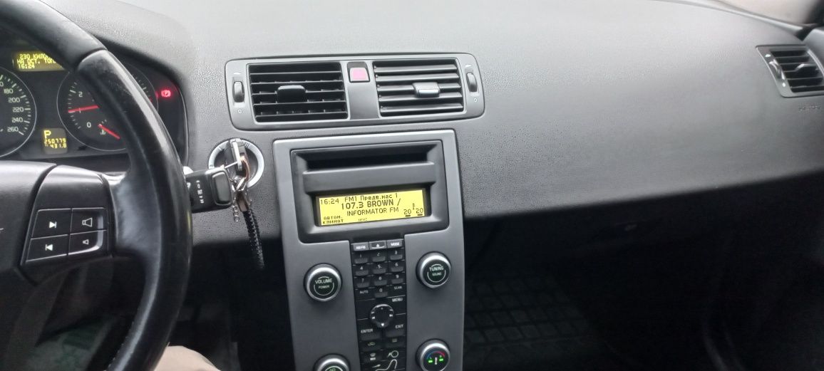 Авто volvo  s 40