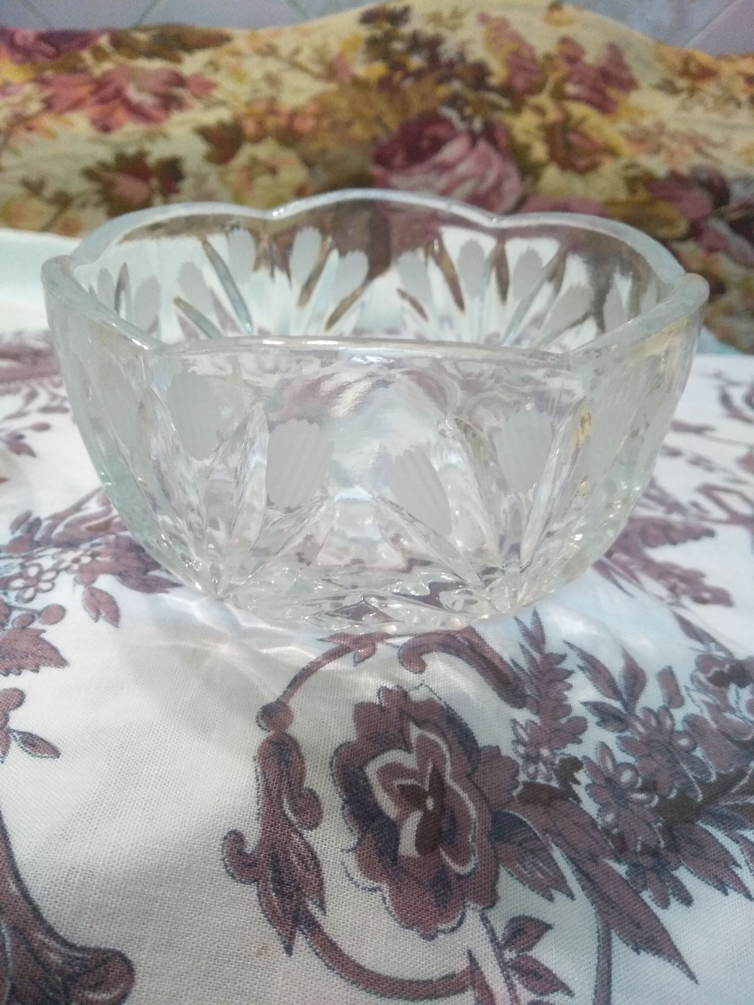 Продам хрусталь салатницы, пиалка, ваза, таз алюминиевый, бокал