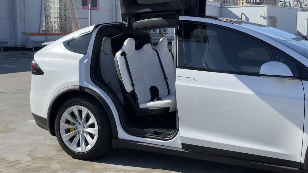Tesla Model X! 100Kw Long Range Dual Motor!