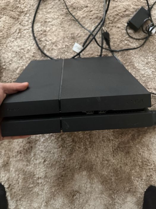 продам play station 4 в дуже хорошому стані