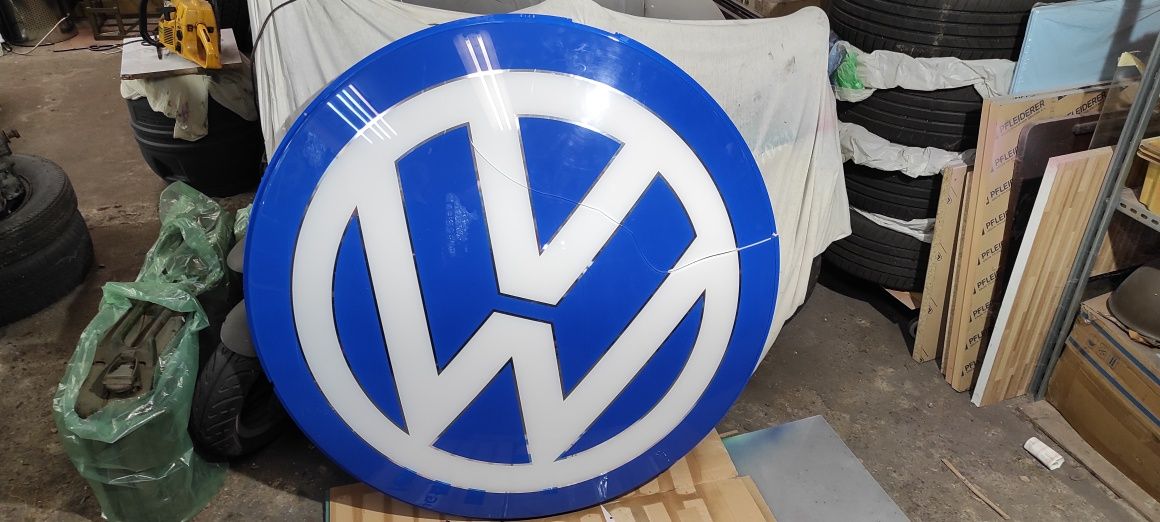 Logo VW Volkswagen podświetlane 118cm salon