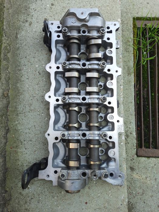 Продам клапанну кришку opel astra j A1.7DTR