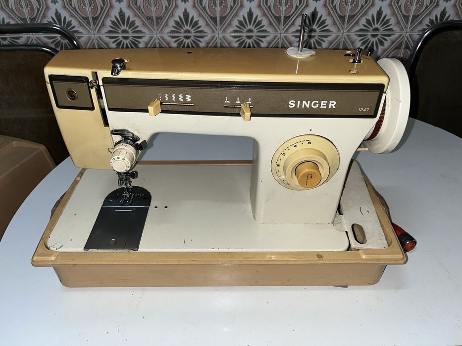 Máquina de Costura Singer 1247