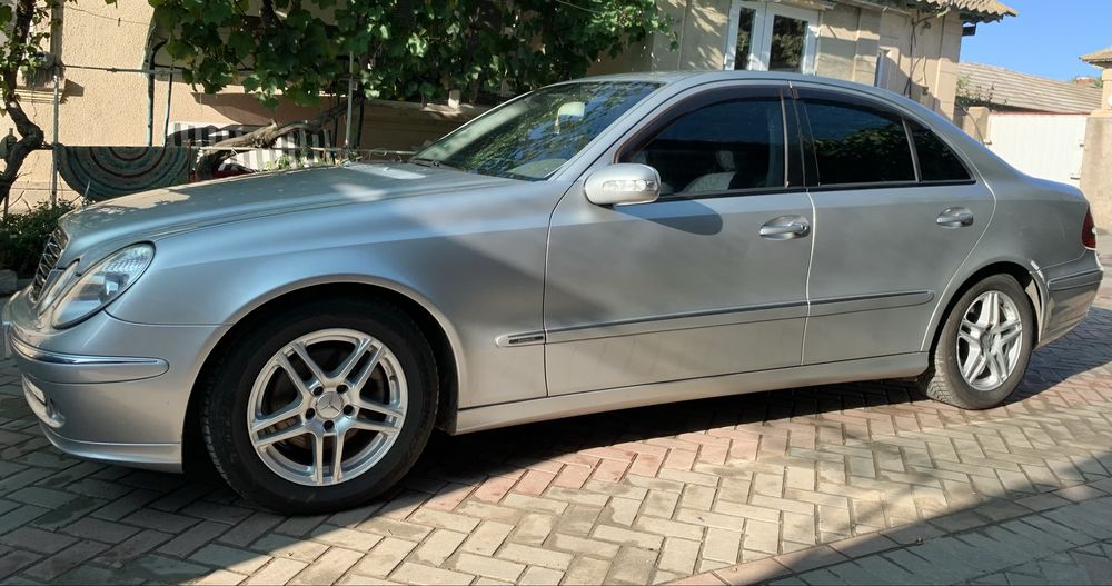 Mercedes Benz e klass w211 e270cdi