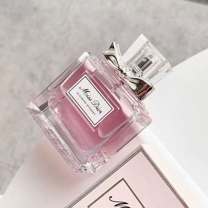 Miss Dior Dior Blooming Sweetheart Woda toaletowa 100ml