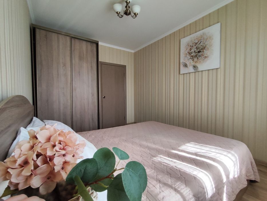 Подобово троєщина двокімнатна, центр