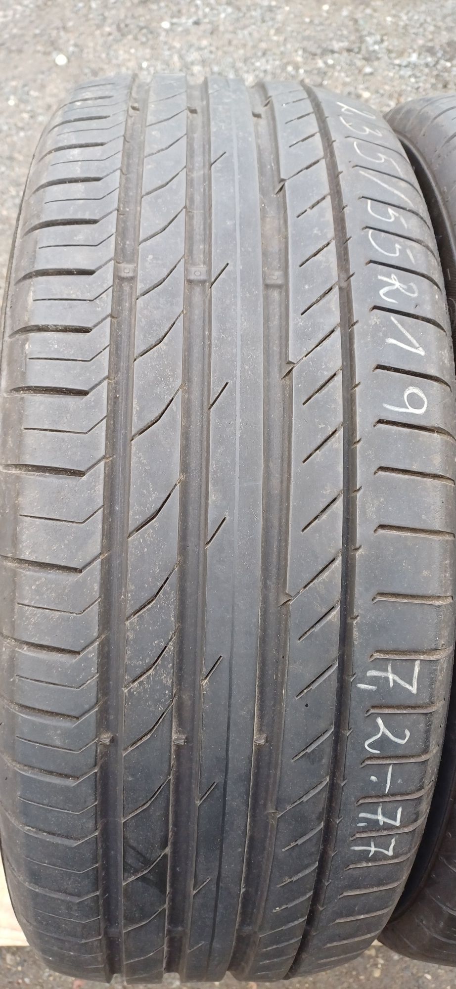 235/55R19 101V CONTINENTAL , dwie opony letnie.